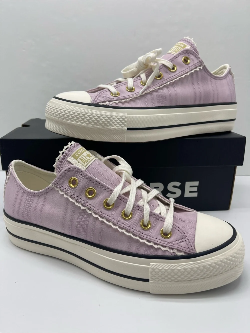 Converse A17201C CTAS LIFT OX ALTITUDE LILAC/EGRET/BLACK Platform Sneakers